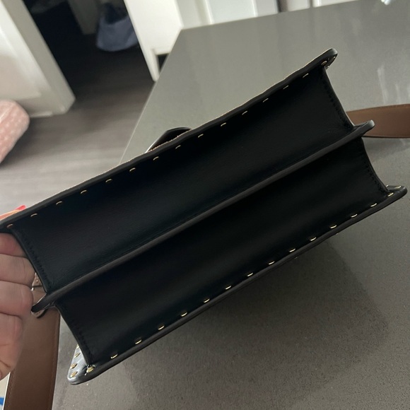 Authentic Coach purse - gorgeous! - Picture 3 of 7